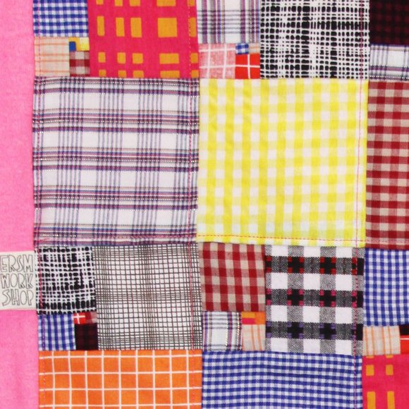 LAST CHANCE❗️- UNIQUE MODERN QUILTED T-SHIRT! Pink/Multi/Grid - Picture 5 of 6